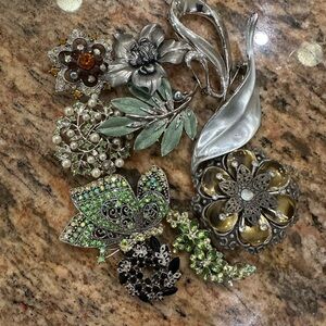 Elegant Vintage Silver Tone Brooch Set